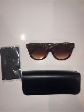 Tortoiseshell Zara Cat-Eye Women's Sunglasses - Brown Gradient Lenses
